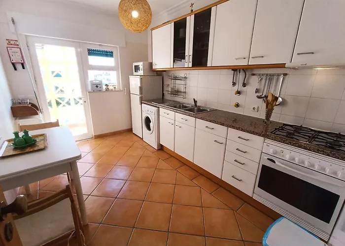 아파트 Beauty By The Sea