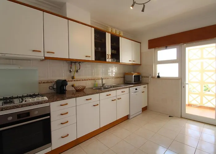 아파트 Beauty By The Sea *