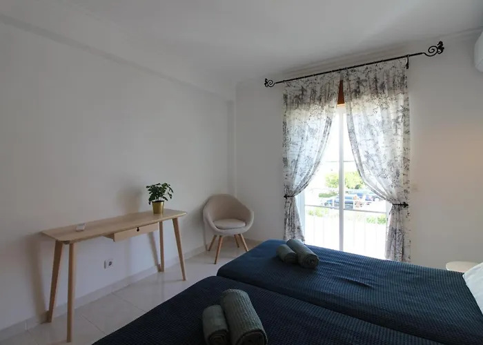 Beauty By The Sea 알부페이라